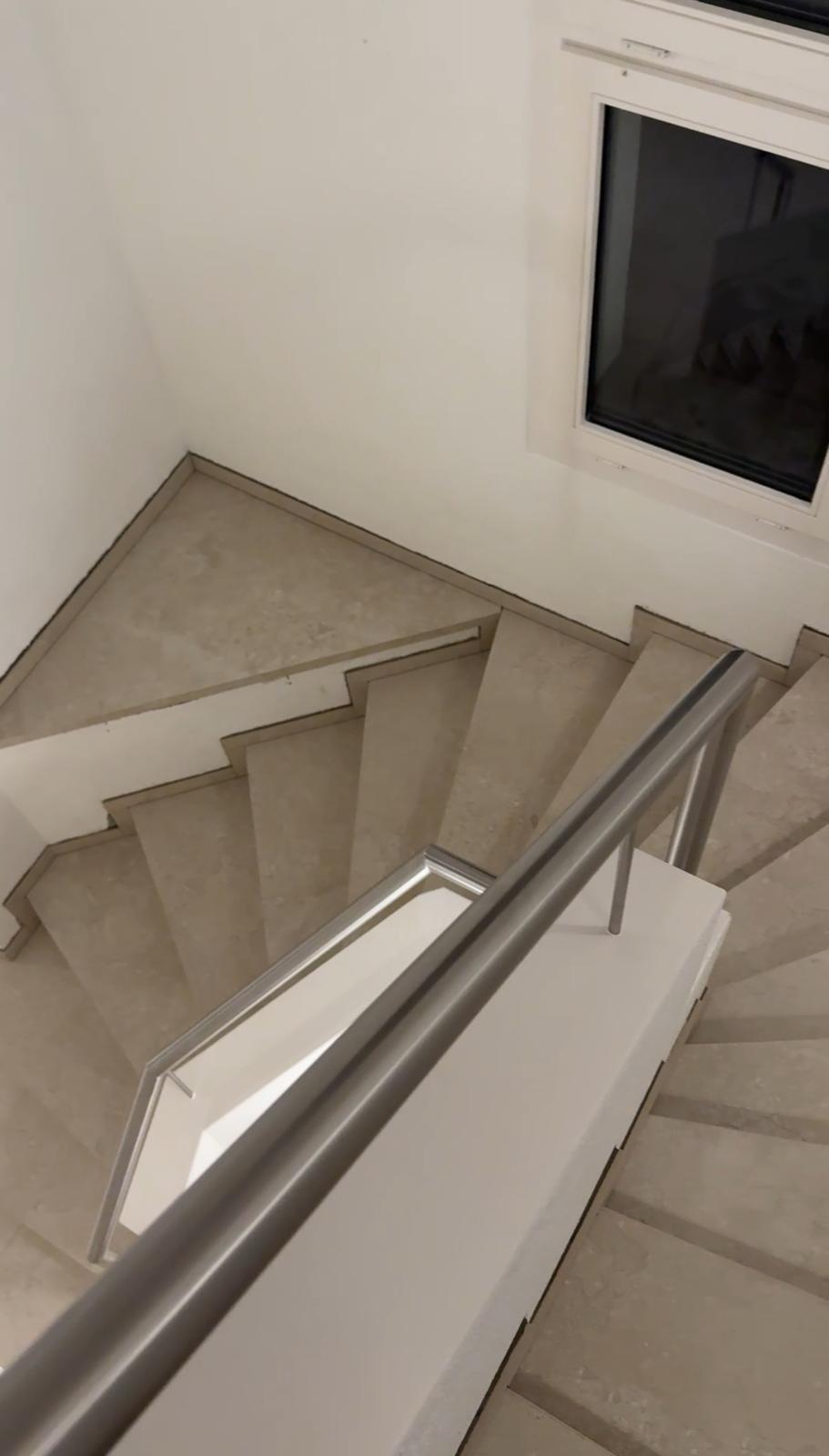 Bodenplatten Wohnbereich – Treppe